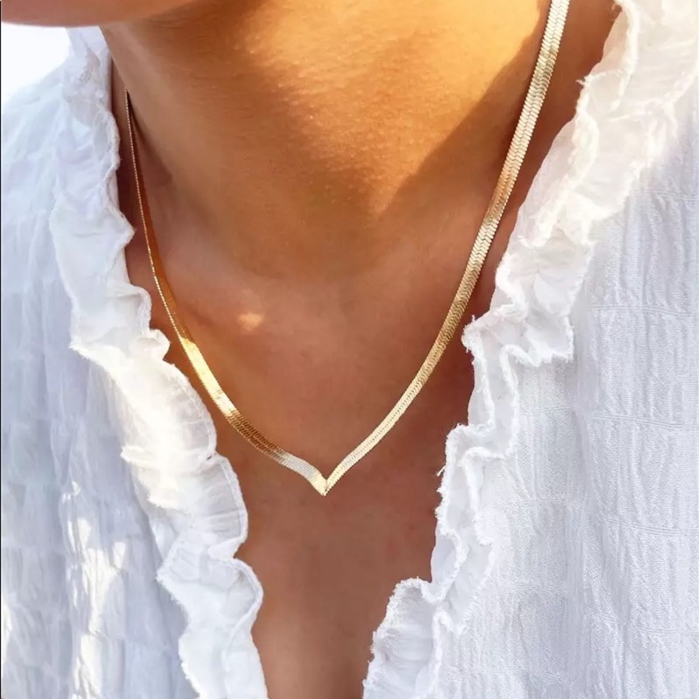“Weekender" Minimalist Choker Business Casual-Weekend Gold Silver Gift Necklace - Picture 1 of 10